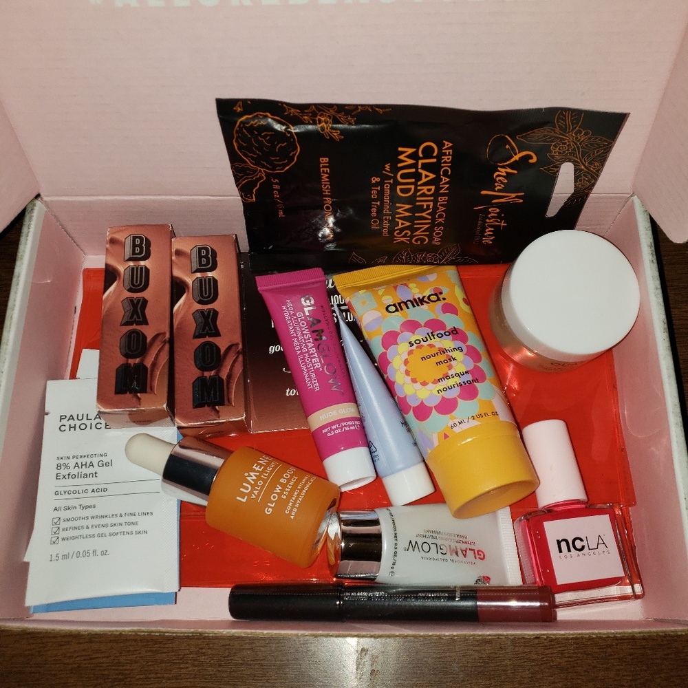 16 PC Skincare and lipstick trial samples
